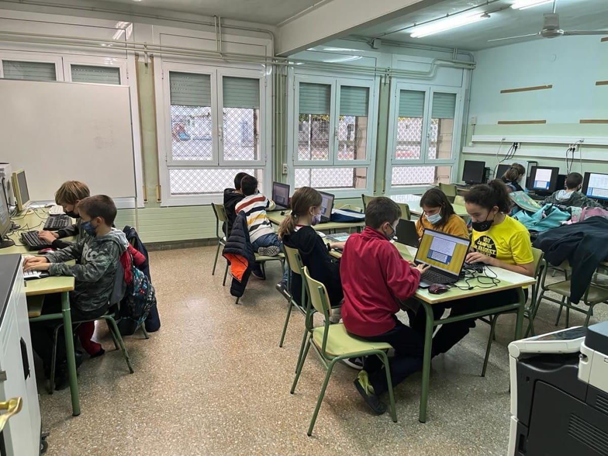 372-1655720959-1400x1400